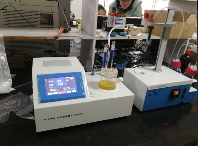 青島鋒涇建材集團(tuán)購買我公司V310S-KHF卡氏加熱爐水分儀檢測(cè)硅酮膠中的水分