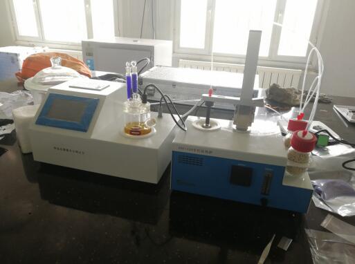 中石油玉門油田機(jī)械廠購買我公司V310S-KHF卡氏水分儀+卡氏干燥爐檢測(cè)PE塑料中的水分